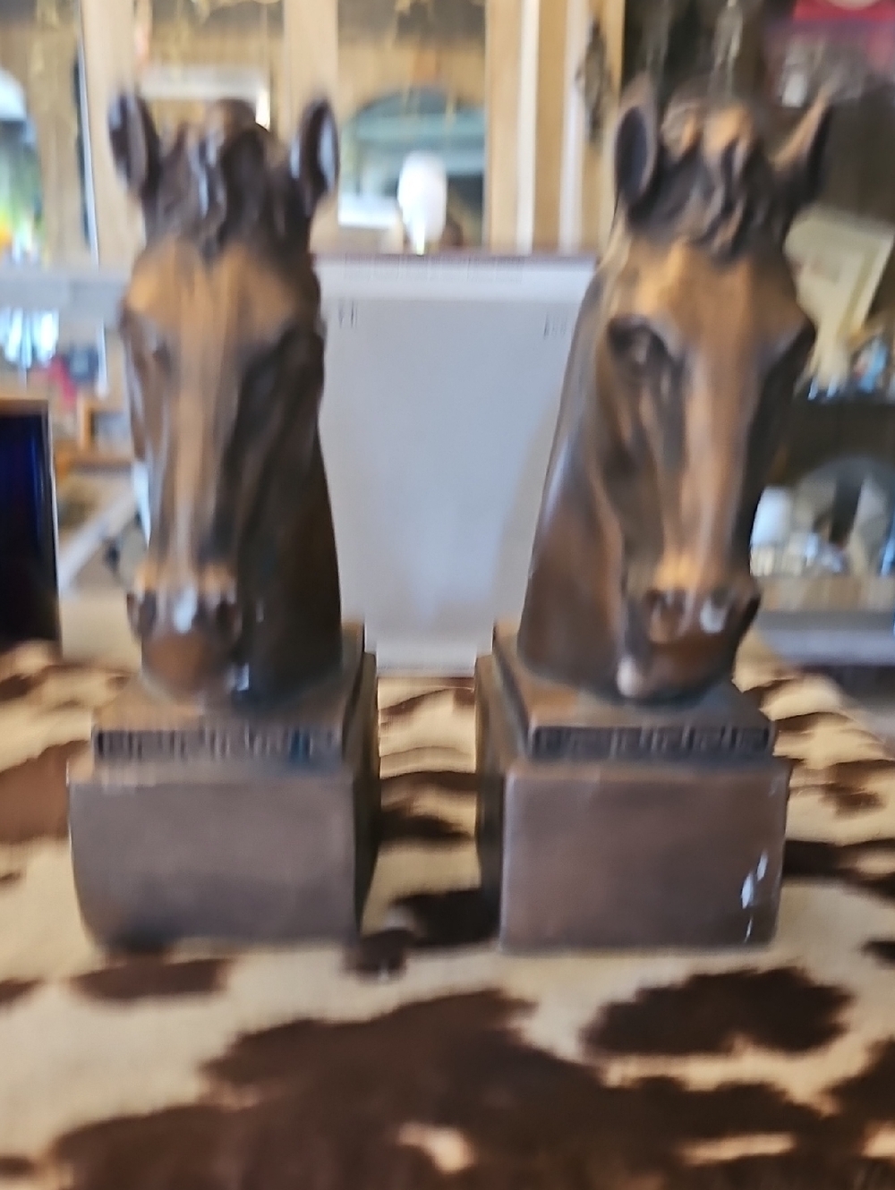 Brown Horse Head Bookends - Elegant Equestrian Accent